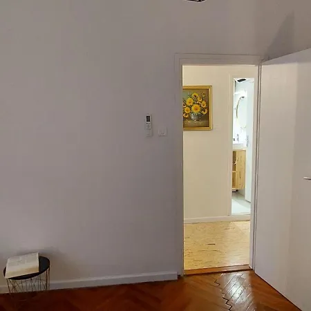 Apartament Katica *